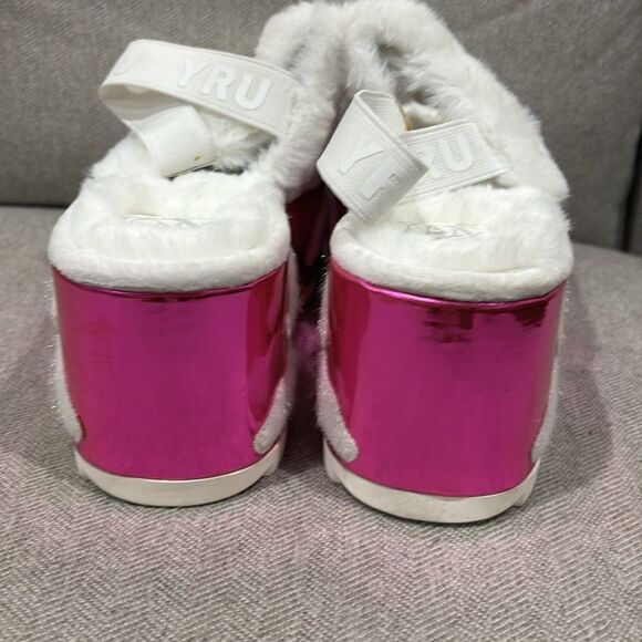 YRU Dolls Kill Qozii Faux White Fur Platform Cloud Pink Iridescent Sandals - Picture 5 of 7